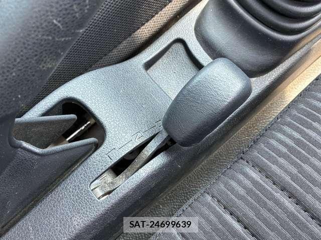 Daihatsu HIJET TRUCK 2023-04 8245403-11