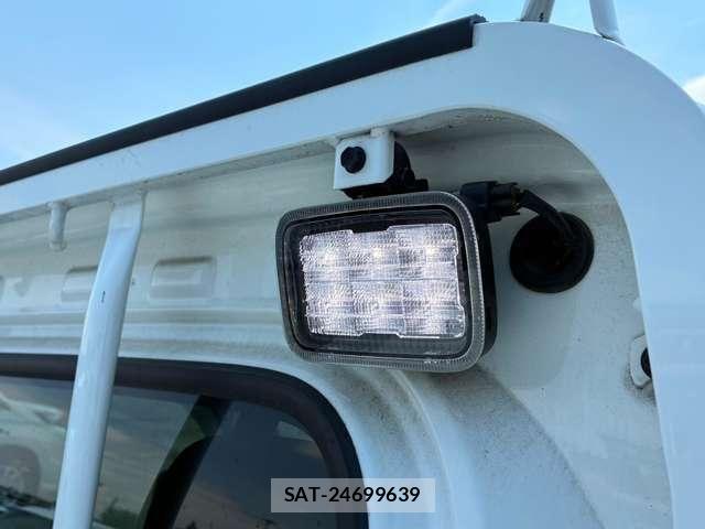 Daihatsu HIJET TRUCK 2023-04 8245403-20
