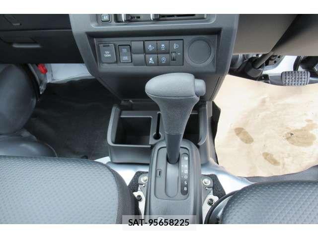 Daihatsu HIJET TRUCK 2025-10 8354635-11