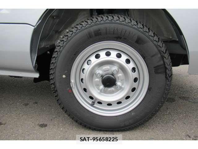 Daihatsu HIJET TRUCK 2025-10 8354635-12
