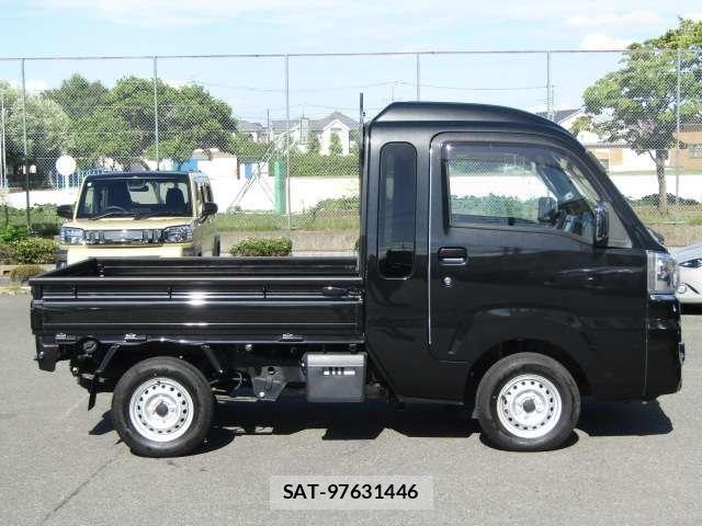 Daihatsu HIJET TRUCK 2021-07 8366221-26