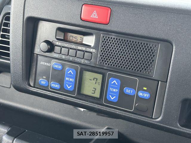 Daihatsu HIJET TRUCK 2020-01 8366222-23