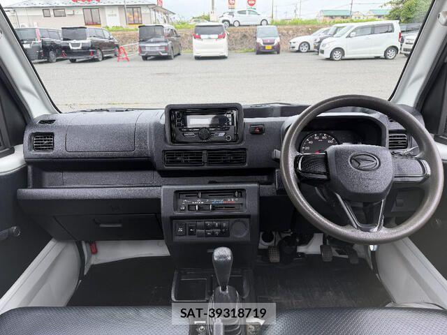Daihatsu HIJET TRUCK 2022-05 8412794-5