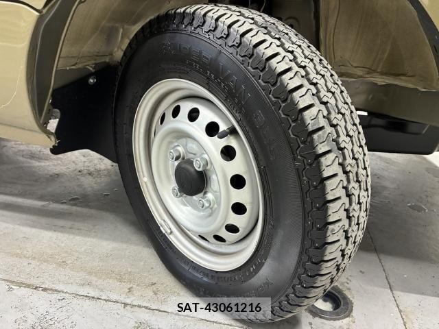 Daihatsu HIJET TRUCK 2024-08 8562132-25