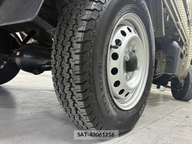 Daihatsu HIJET TRUCK 2024-08 8562132-28