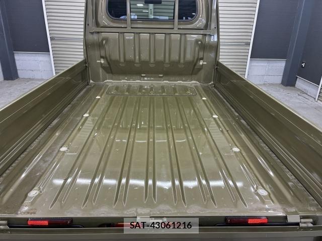 Daihatsu HIJET TRUCK 2024-08 8562132-29