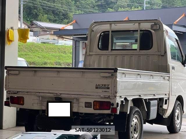 Daihatsu HIJET TRUCK 2014-04 8627071-1