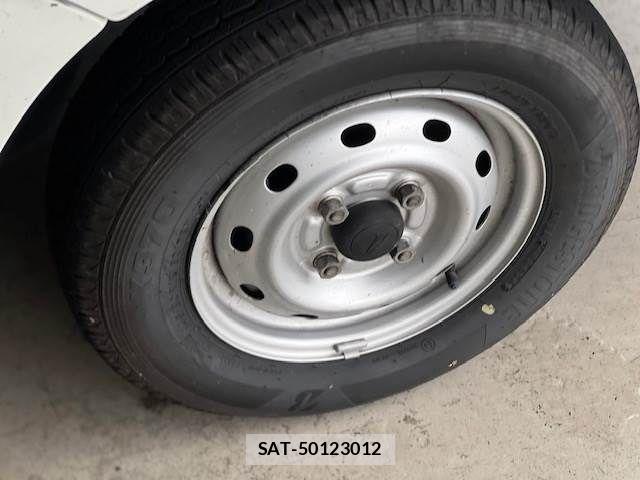 Daihatsu HIJET TRUCK 2014-04 8627071-2