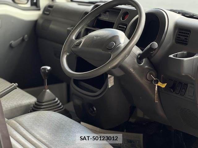 Daihatsu HIJET TRUCK 2014-04 8627071-3