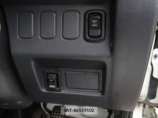 Daihatsu HIJET TRUCK 2003-10 8627072-24