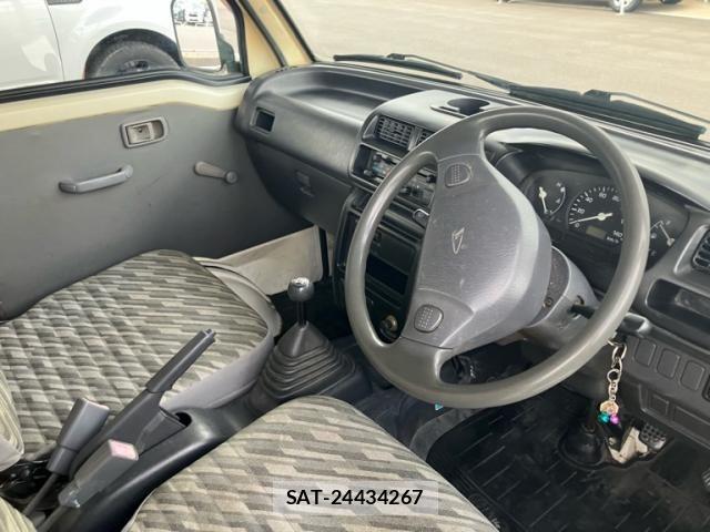 Daihatsu HIJET TRUCK 2004-01 8666255-9