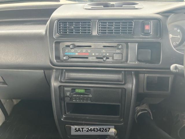 Daihatsu HIJET TRUCK 2004-01 8666255-13