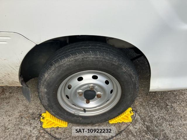 Daihatsu HIJET TRUCK 2000-01 8685664-9