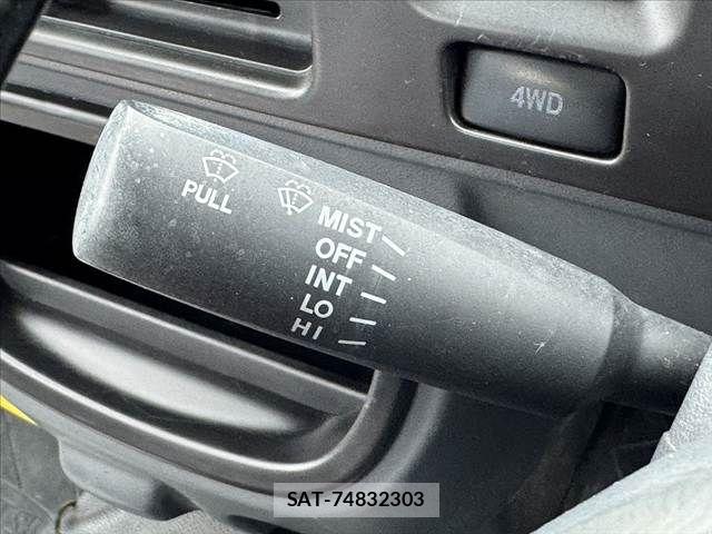 Daihatsu HIJET TRUCK 2013-02 8742654-24