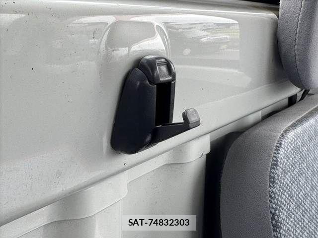 Daihatsu HIJET TRUCK 2013-02 8742654-3