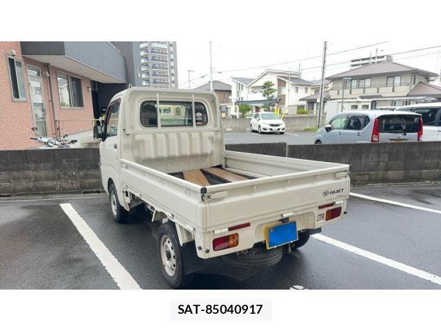 Daihatsu HIJET TRUCK 2015-11 8880055-4