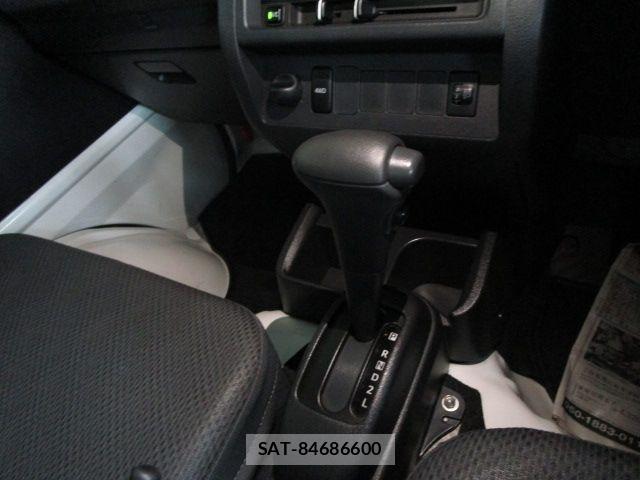 Daihatsu HIJET TRUCK 2015-08 8880060-12