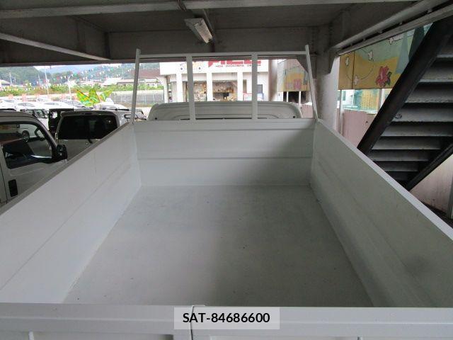 Daihatsu HIJET TRUCK 2015-08 8880060-3