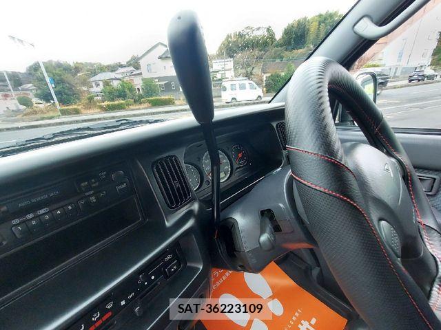 Daihatsu HIJET VAN 2004-09 2099618-19