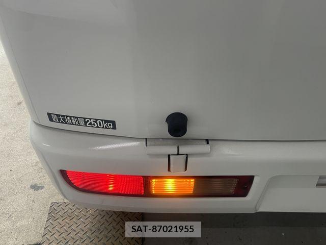 Daihatsu HIJET VAN 2013-11 6676274-8