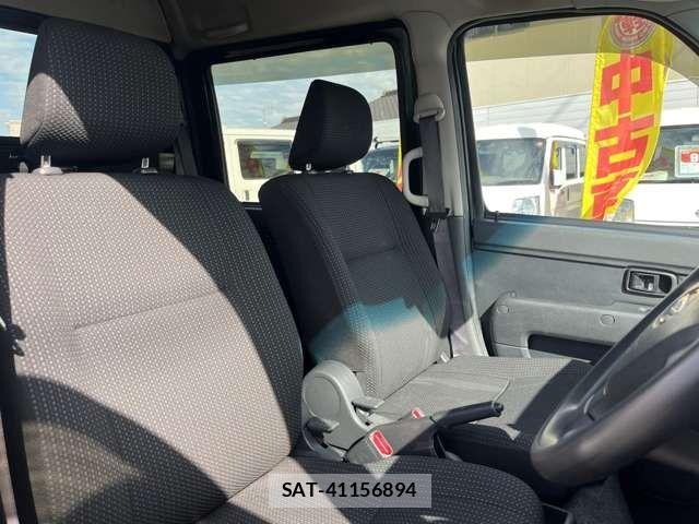 Daihatsu HIJET VAN 2018-03 7058830-23