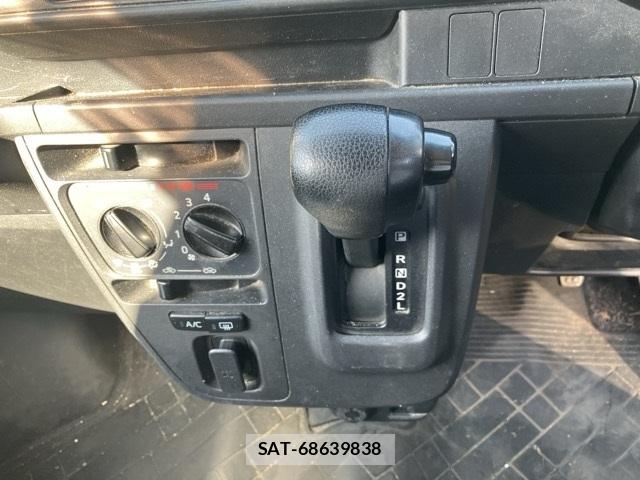 Daihatsu HIJET VAN 2020 7211405-8