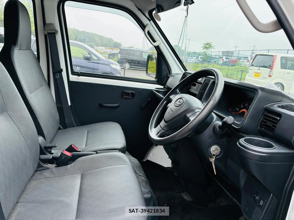 Daihatsu HIJET VAN 2020-02 7424510-11