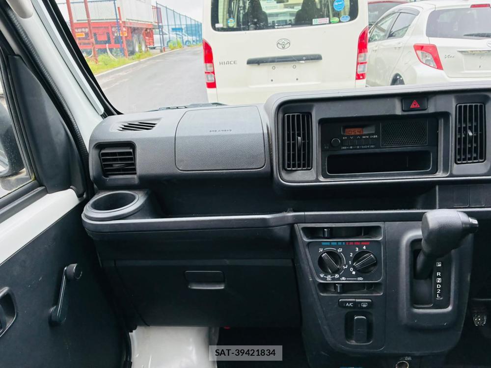 Daihatsu HIJET VAN 2020-02 7424510-17