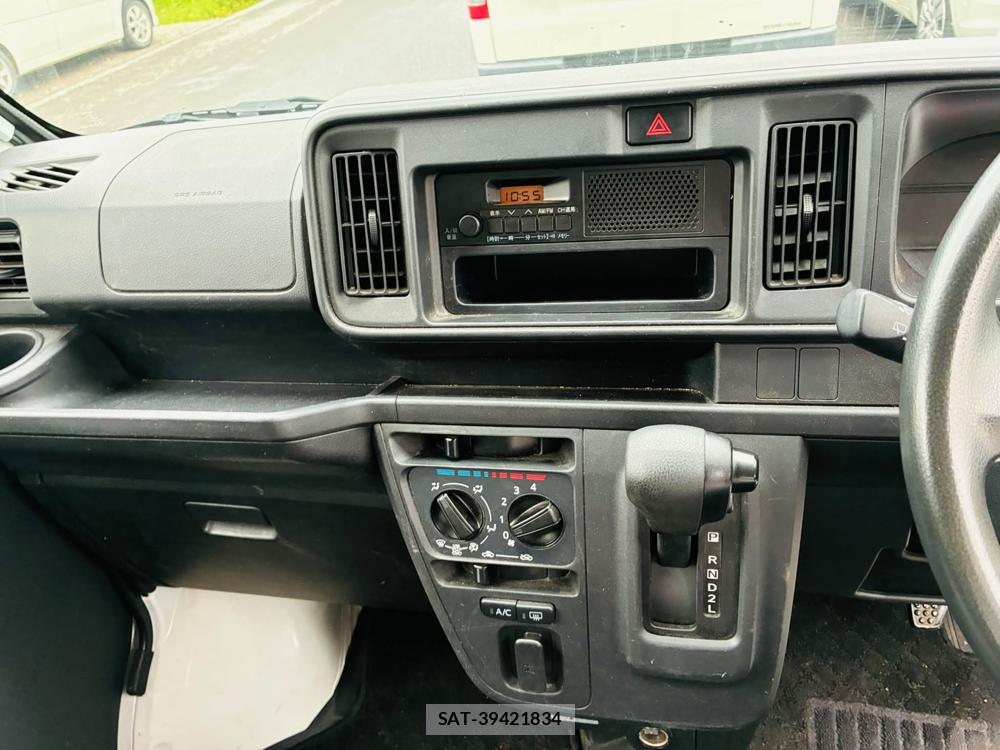 Daihatsu HIJET VAN 2020-02 7424510-19