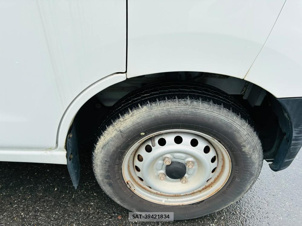 Daihatsu HIJET VAN 2020-02 7424510-28