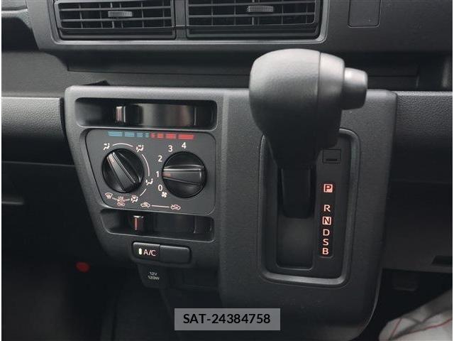 Daihatsu HIJET VAN 2025-11 8207845-6