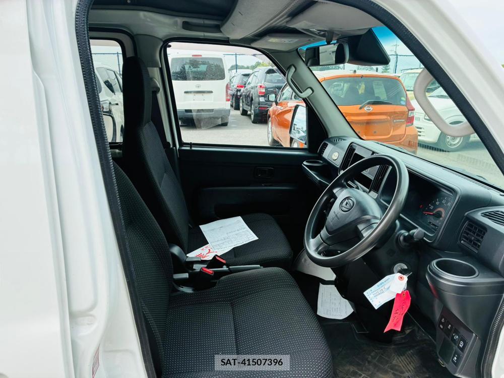 Daihatsu HIJET VAN 2020-08 8301395-10