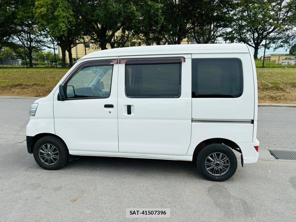 Daihatsu HIJET VAN 2020-08 8301395-1