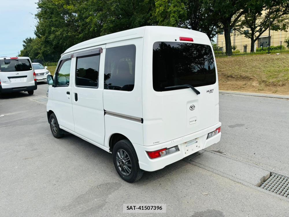 Daihatsu HIJET VAN 2020-08 8301395-2
