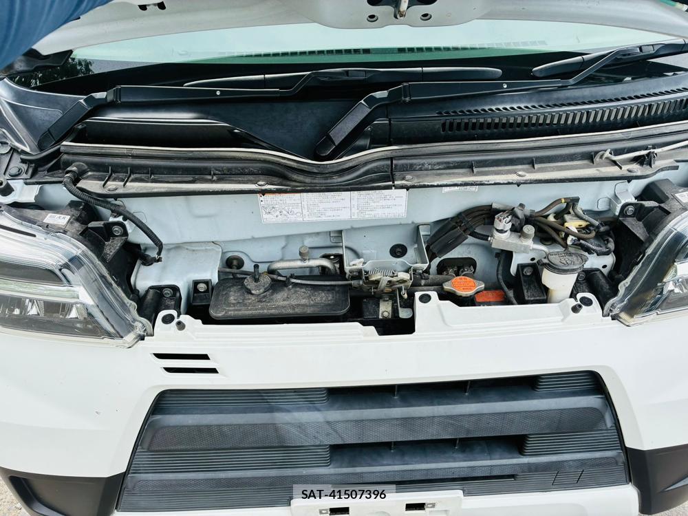 Daihatsu HIJET VAN 2020-08 8301395-30