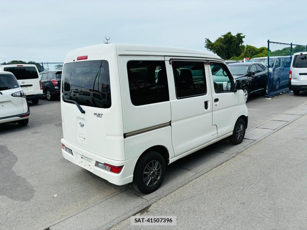 Daihatsu HIJET VAN 2020-08 8301395-4