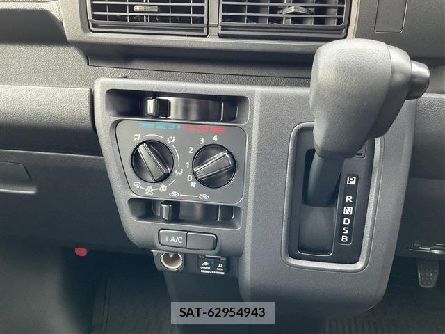 Daihatsu HIJET VAN 2022-12 8627078-9