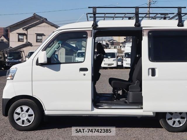 Daihatsu HIJET VAN 2021-05 2316607-11