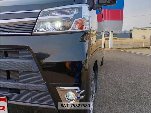 Daihatsu HIJET VAN 2019-05 6683802-3