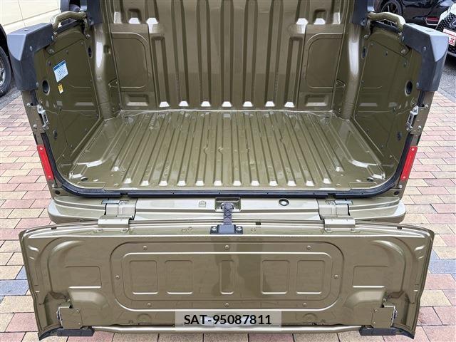 Daihatsu HIJET VAN 2018-10 8035960-6