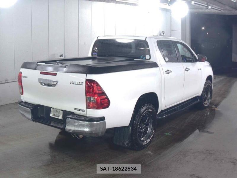 Toyota HILUX 2018--3 829394-1