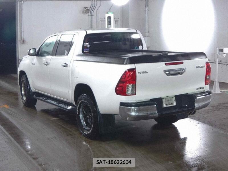 Toyota HILUX 2018--3 829394-2