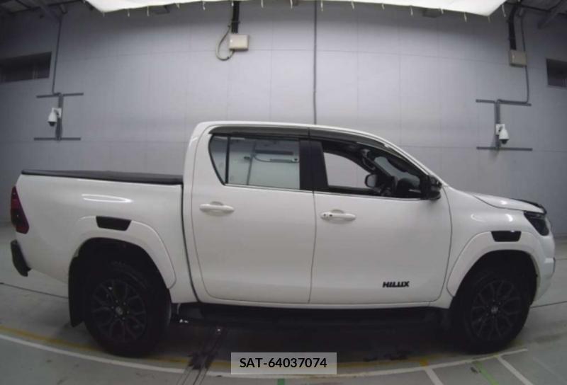 Toyota HILUX 2023-06 1284131-1