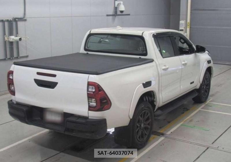 Toyota HILUX 2023-06 1284131-2