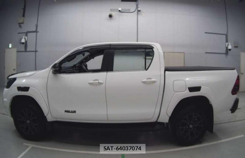 Toyota HILUX 2023-06 1284131-4