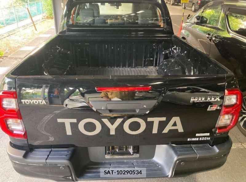 Toyota HILUX 2024-05 1284173-1