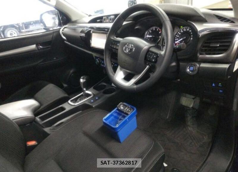 Toyota HILUX 2021-07 7228943-4