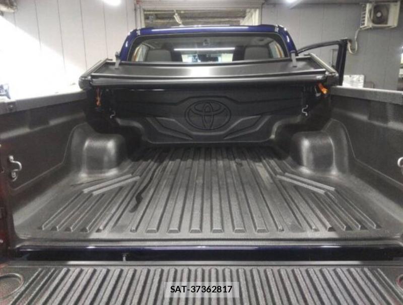 Toyota HILUX 2021-07 7228943-5
