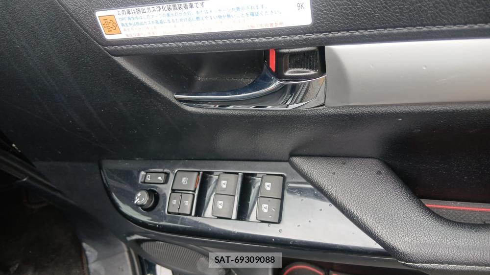 Toyota HILUX 2021 6935489-17