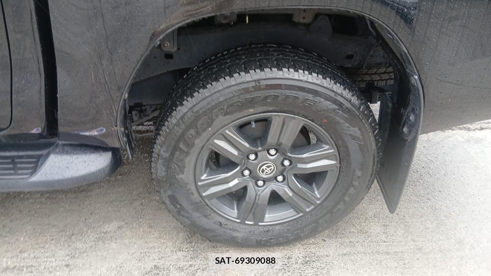 Toyota HILUX 2021 6935489-25